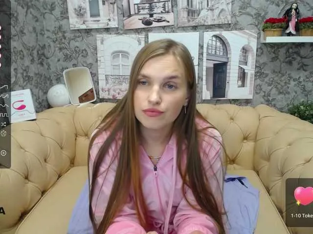 Live sex webcam photo for StacyCruuz #276615080