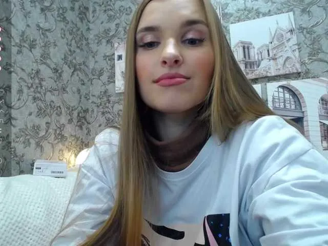 Live sex webcam photo for StacyCruuz #276868039