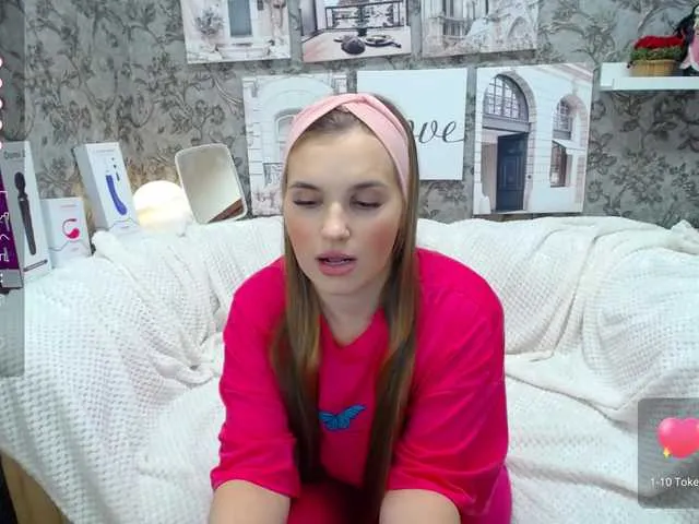 Live sex webcam photo for StacyCruuz #276886208