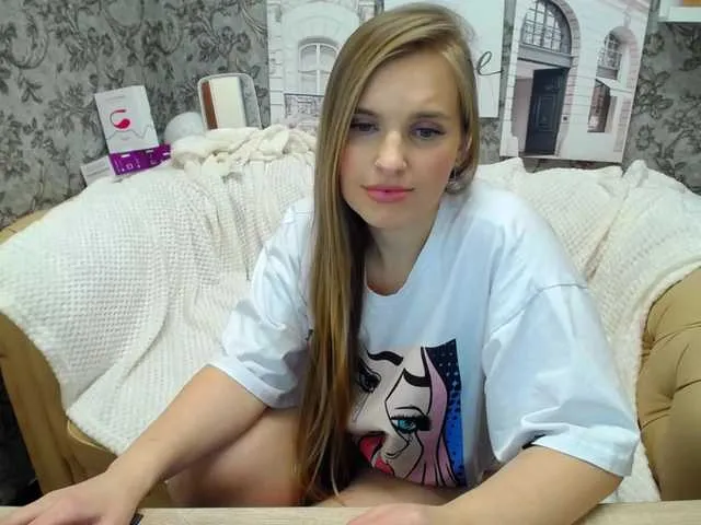Live sex webcam photo for StacyCruuz #277054815