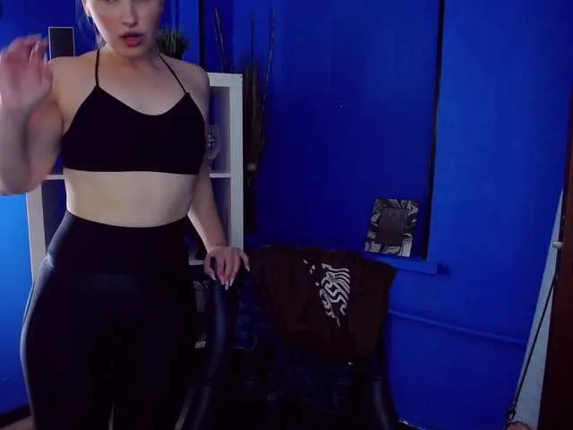 Live sex webcam photo for StacyCruuz #278088573
