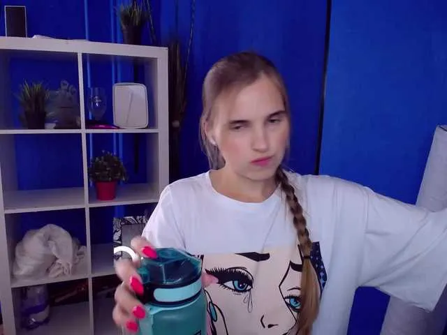 Live sex webcam photo for StacyCruuz #278140291