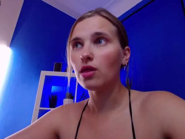 Live sex webcam photo for StacyCruuz #288906402