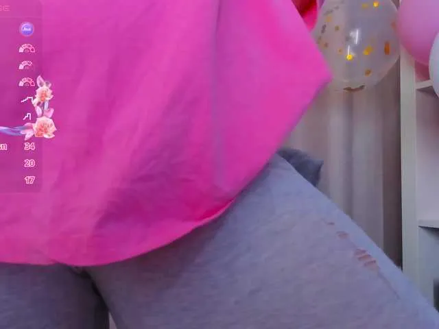 Live sex webcam photo for StacyCruuz #290704100