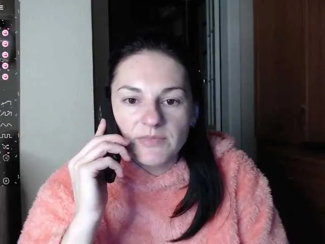 Live sex webcam photo for StacyDavise #276475887