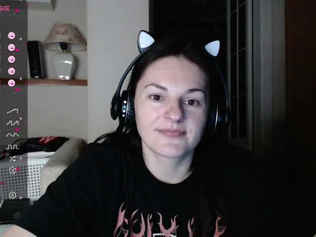 Live sex webcam photo for StacyDavise #276832629