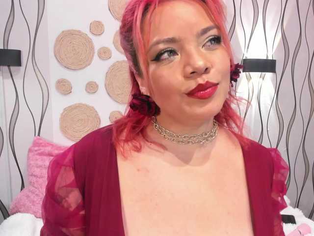 Live sex webcam photo for StacyHott #291042211