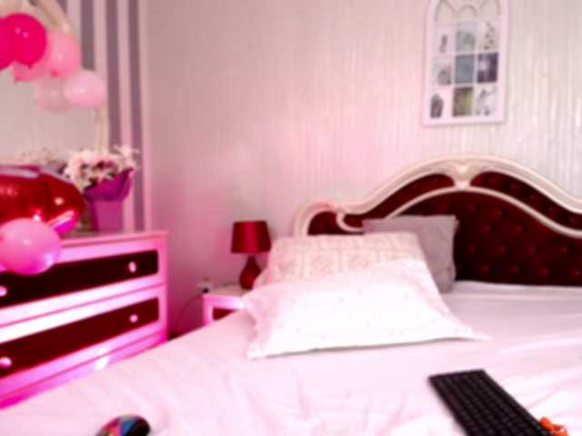 Live sex webcam photo for StacyLight #291047452