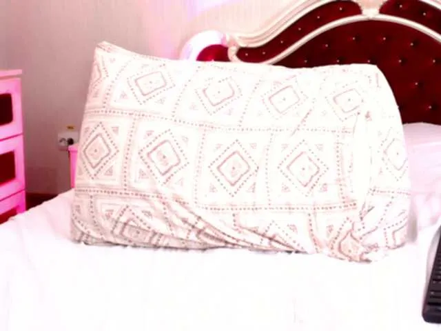 Live sex webcam photo for StacyLight #291148669