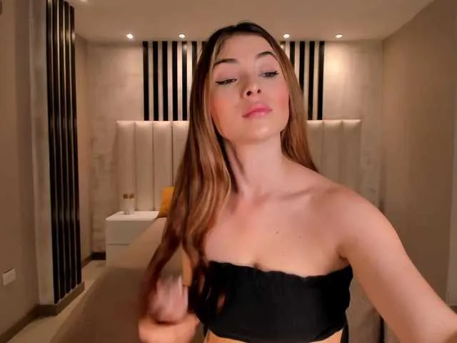 Live sex webcam photo for StacyWoods #290888811