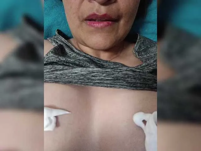 Live sex webcam photo for Stacygame77- #290498265