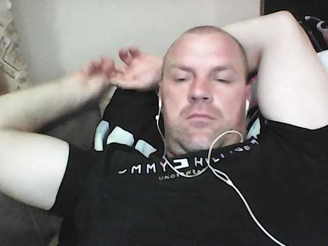 Live sex webcam photo for Stalker852011 #275684972