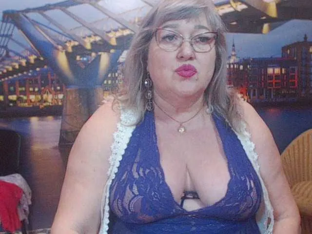 Live sex webcam photo for StarMarmelada #273282387