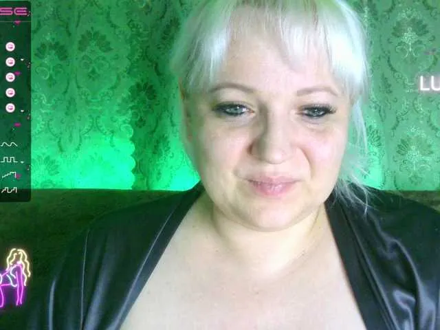 Live sex webcam photo for Stasja1 #275592393