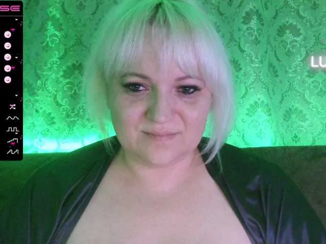 Live sex webcam photo for Stasja1 #275617725