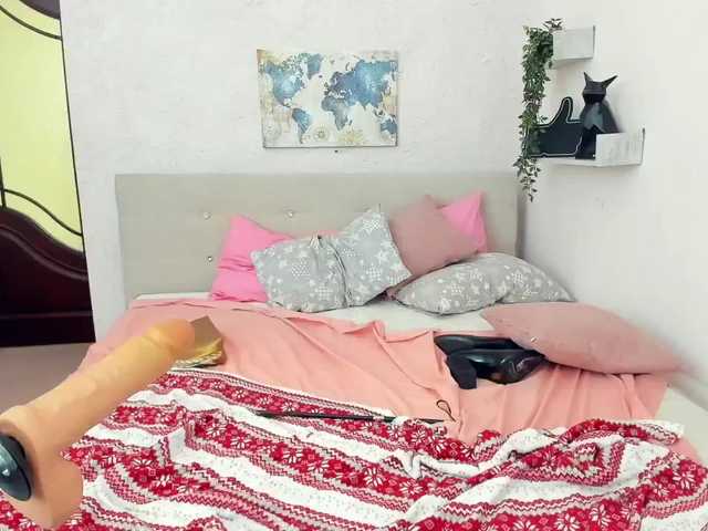 Live sex webcam photo for StasyBright #271827317