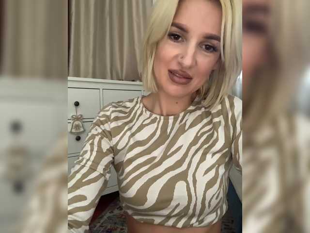 Live sex webcam photo for Stasya-moor #290299812