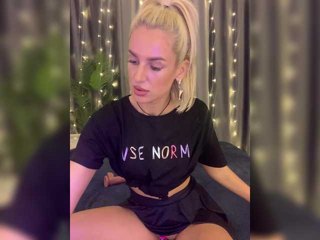 Live sex webcam photo for Stasya-moor #291355745