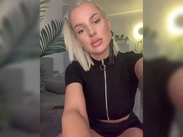 Live sex webcam photo for Stasya-moor #292340029