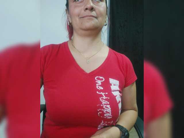 Live sex webcam photo for StefanyMilf #272051467