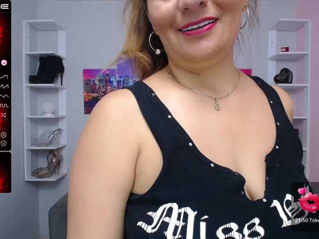 Live sex webcam photo for StefanyMilf #275342652