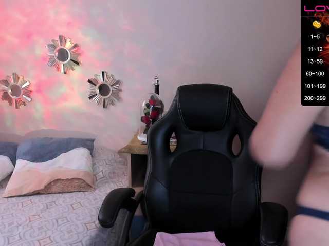 Live sex webcam photo for StefanyMilf #275581584