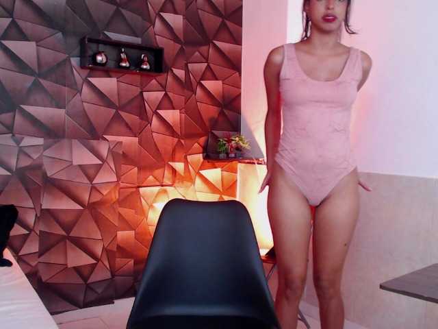 Live sex webcam photo for Stella-cloude #276498882