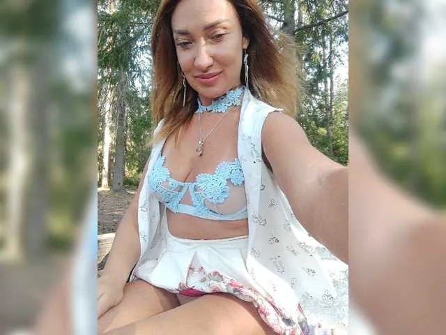 Live sex webcam photo for Stella888 #274429783