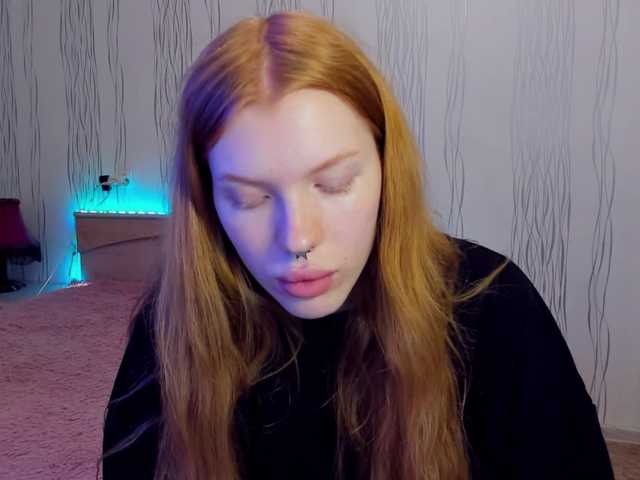 Live sex webcam photo for StellaBrown #275966151