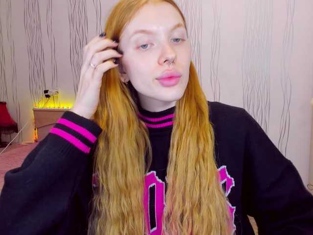 Live sex webcam photo for StellaBrown #276268390