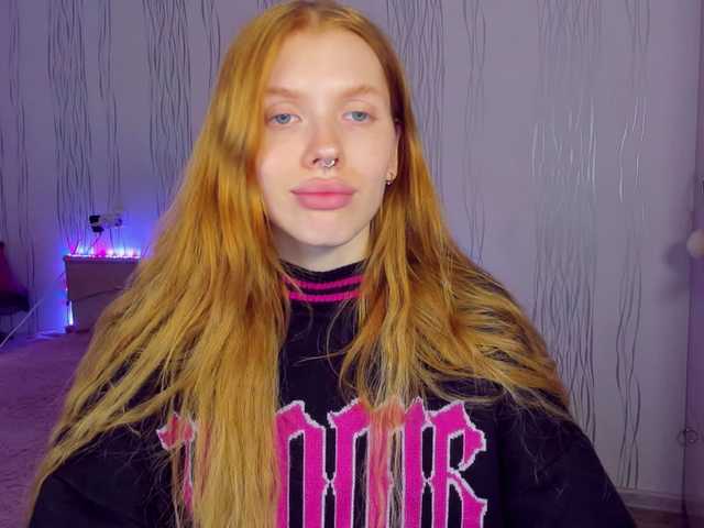 Live sex webcam photo for StellaBrown #276276536