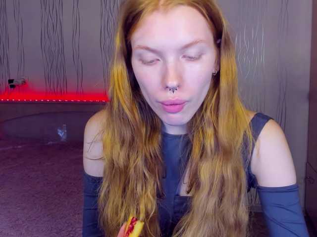 Live sex webcam photo for StellaBrown #276326085