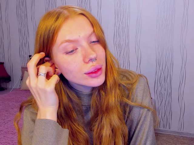 Live sex webcam photo for StellaBrown #276424242