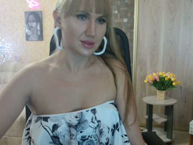 Live sex webcam photo for StellaLaPeach #274247606