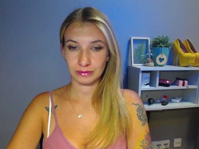 Live sex webcam photo for StellaWILD #274567715