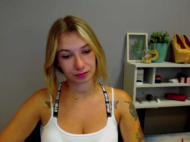 Live sex webcam photo for StellaWILD #274628369