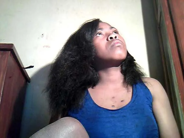 Live sex webcam photo for Stellah03 #274578178