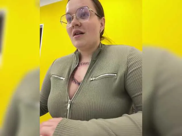 Live sex webcam photo for Stellai #290684475