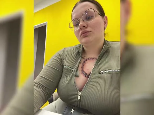 Live sex webcam photo for Stellai #290686209