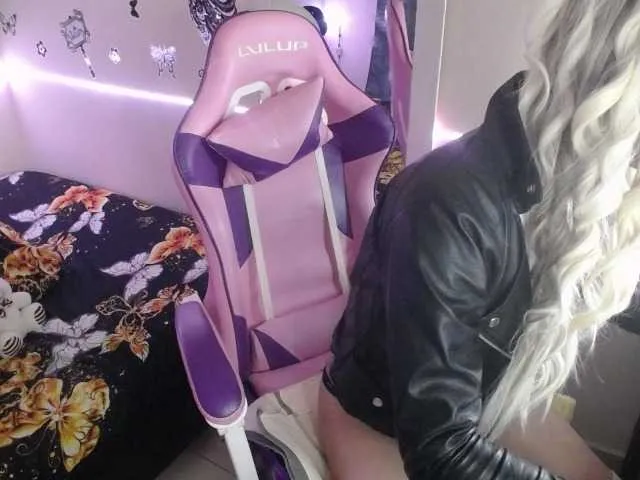 Live sex webcam photo for Stellakleppers #276297347