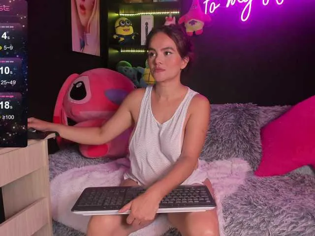 Live sex webcam photo for StelleKnox #277505227