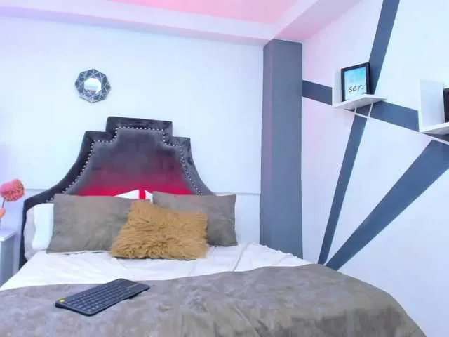 Live sex webcam photo for SterRicch #273404993