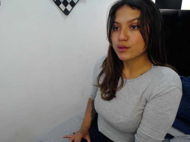 Live sex webcam photo for Stick-n-sofia #272961981