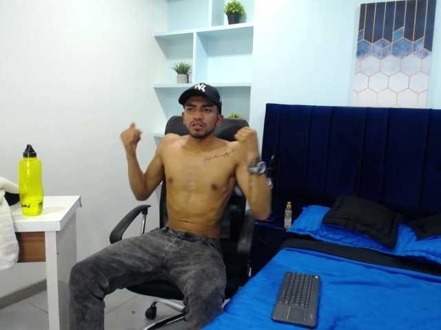 Live sex webcam photo for Stiphen-Herrera #276444948