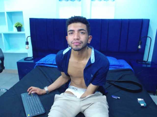 Live sex webcam photo for Stiphen-Herrera #276465217