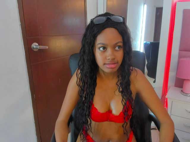 Live sex webcam photo for Stormihills #290171333