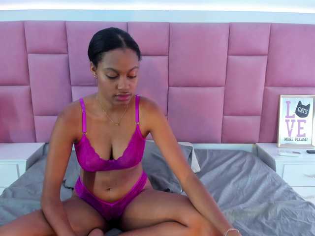 Live sex webcam photo for Stormihills #290395169