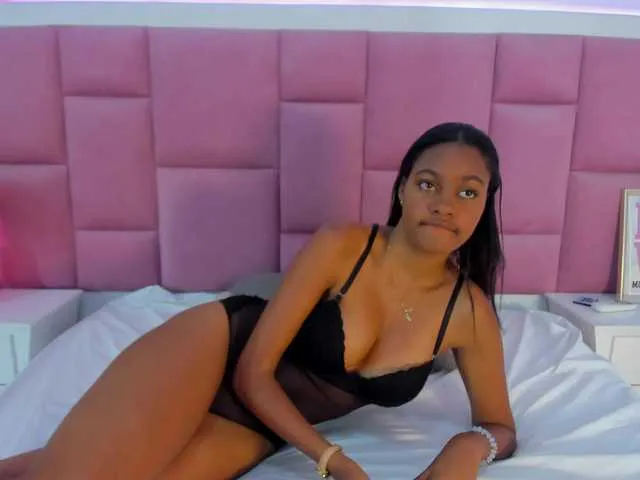 Live sex webcam photo for Stormihills #290562352