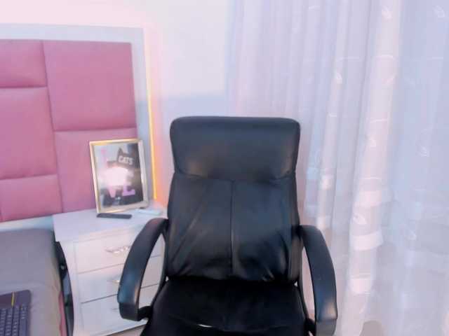 Live sex webcam photo for Stormihills #290604203