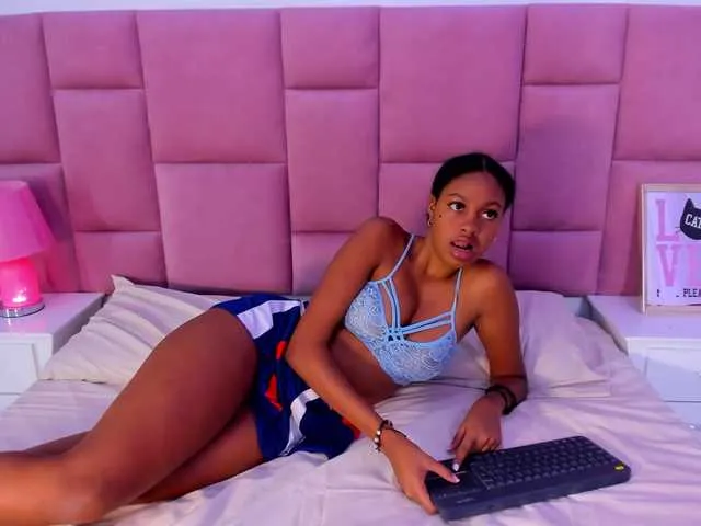 Live sex webcam photo for Stormihills #291708636